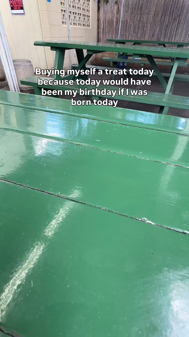 Because who says you need an actual birthday to celebrate? 🎂🌈
#RainbowDriveIn #HawaiiFoodie #HawaiiEats