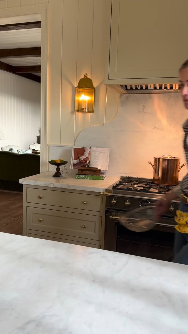 I often joke that the only reason I purchase bananas is to let them rot on the counter. Our family's banana bread has become a fan favorite of y'all's. Imagine making this as a hostess gift for your next holiday party ❤️ Recipe below.
Ingredients:
3 eggs
1 c. oil (I use avocado oil)
2 c. flour
2 c. smashed bananas
1 1/2 c. sugar (I use maple syrup can be substituted, 1:1 ratio)
2 tsp. vanilla
1 tsp. salt
3 tsp. cinnamon
2 tsp. baking soda
1/4 tsp baking powder
Directions:
Beat eggs lightly, stir in oil, sugar bananas and vanilla. Stir in flour, baking powder, baking soda cinnamon, and salt until well blended. Stir in nuts (optional). Transfer into two well greased 8x5 pans. Bake at 375 degrees for one hour or until cooked through. Let cool in pan for 10 minutes. Enjoy!