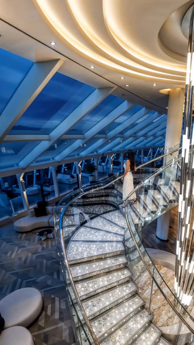 Virar o ano assim muda tudo.
Do Yacht Club do MSC, a vista é privilegiada, o serviço é exclusivo e o réveillon se transforma em uma experiência inesquecível no mar. 🥂🍾🌊
Quer viver essa experiência com tranquilidade e segurança?
Compre seu cruzeiro com quem é especialista em cruzeiros e cuida de cada detalhe da sua viagem.
Fale com a nossa agência e embarque sem preocupações
#reveillonnomar
#msccruzeiros
#agenciadeviagens
#agenciadeviagens
#viagemdenavio