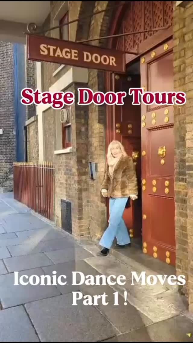 Trying to channel A Chorus Line outside Theatre Royal Drury Lane...but it's late November and I'm in fake fur jacket, thick gloves and Chelsea boots. Frankly I deserve a medal for just attempting it at my age🤣❄️
Here's to the original West End production which once wowed this very Stage in 1976 and my apologies to Michael Bennett (original director/choreographer)! It was very cold!!#londontheatre #theatreroyaldrurylane #coventgarden #theatre #coventgarden #londontours