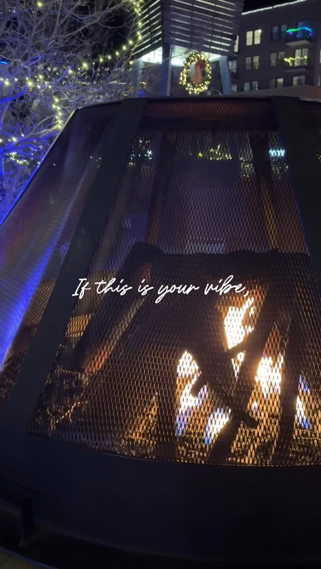 Walking around at night in #DowntownCastleRock is like strolling through a living holiday postcard ✨
Send this to a friend and make a plan to take a nighttime stroll in our twinkling downtown 🌟
#downtowncastlerock #castlerockcolorado #christmasincastlerock #christmasincolorado