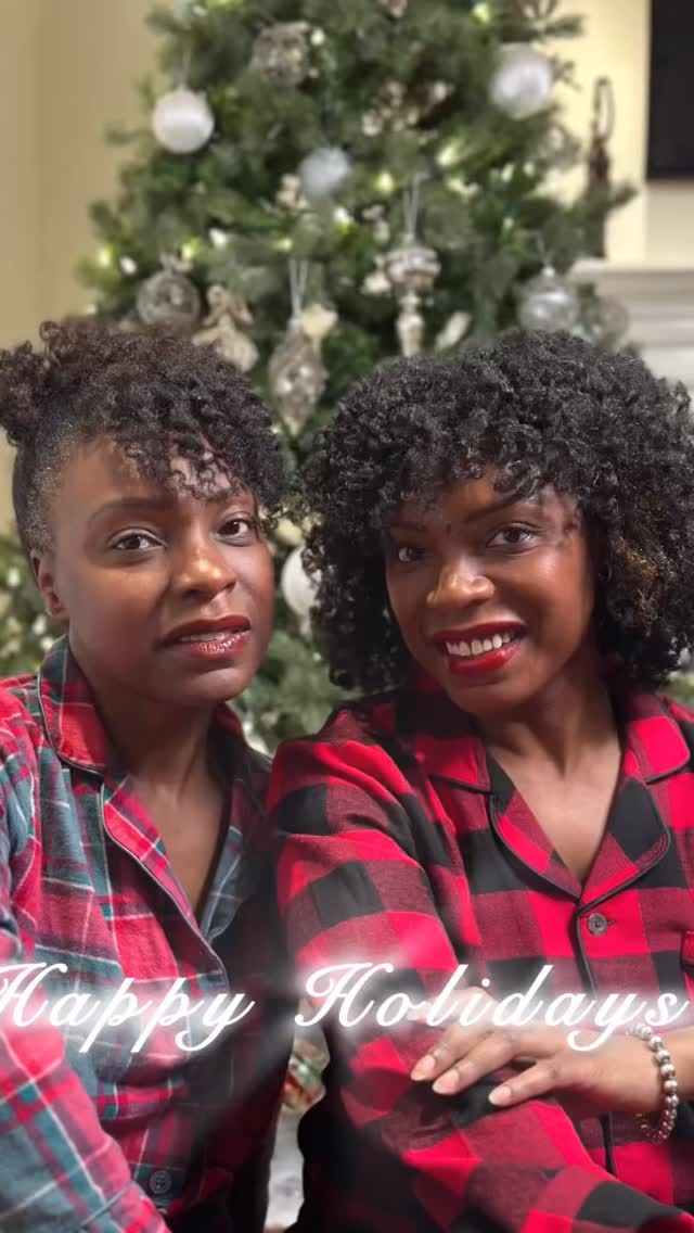 ✨ Holiday love from Frizé Frizé ✨
This season is a reminder to slow down, nurture yourself, and embrace your hair exactly as it is. Healthy hair is part of self-care, not perfection.
May your holidays be filled with warmth, rest, and beautiful moments — starting from the inside out 🤍
Thank you for trusting Frizé Frizé on your hair journey.
#holidays #coilyhair #frize_frize #ottawanaturalhairstylist #ottawamobilehairstylist