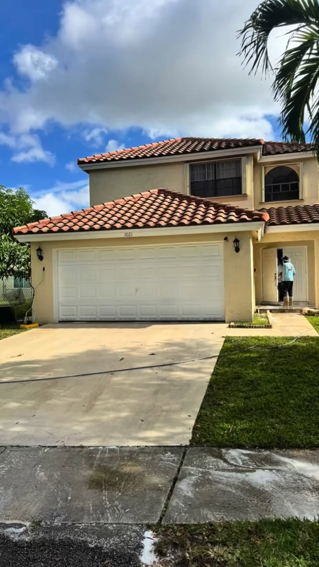 #beforeandafter #roofcleaning #softwashing #pressurewashing #disinfecting #pressurecleaning #detailing #ceramiccoating #tnacleans #tnawedontplay call today for a free estimate 3053189961 www.tnacleans.com