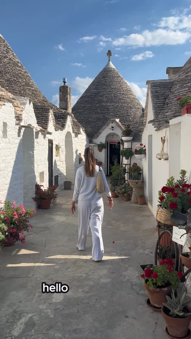 2025 has been a year of shedding.
Old layers, old stories, old versions of ourselves that no longer fit.
It may have challenged you, stretched you, and asked you to sit with endings. Know this, you were never meant to walk it alone. The hard moments were not punishments, they were initiations. Tests that revealed your strength, your truth, your light.
This year asked us to confront what no longer serves us, to release with honesty, and to choose illumination over comfort. Not to achieve more, but to be more. More aligned. More present. More you.
As we create space for what is coming in 2026, we are opening spaces to embody this work together. Two of our most loved retreats are already nearly fully booked, May in Spain and September in Portugal, with two more retreats to be announced soon.
Your greatness has always lived within you. Nothing needs to be earned, only embodied.
Let go of the old.
Step into your truth.
It is time to fully become who you already are.
All information and retreat bookings in bio 🔗
#NewBeginnings #EmbodiedTruth #SpiritualGrowth #RetreatLife #innerwork