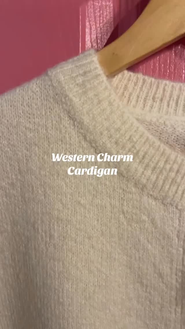 ? Western Charm Cardigan ?
? The Charming Cropped Cardigan
Features A Playful Horse Intarsia
Design And Cap Sleeves For A Relaxed
Yet Stylish Look ?
? The Button - Front Closure And
Ribbed Trim Details Add Structure,
Making It Perfect For Casual Or
Western - Inspired Styling ?
? SHOP >>> laclerose.com ?
*
#laclérose #western #westernlifeandstyle #westernstyle #westernfashion #laclerose #cardigan #horseloversofinstagram #horses #horseshowlife #horselovers #saddleup #boutiquequality #boutiqueclothing