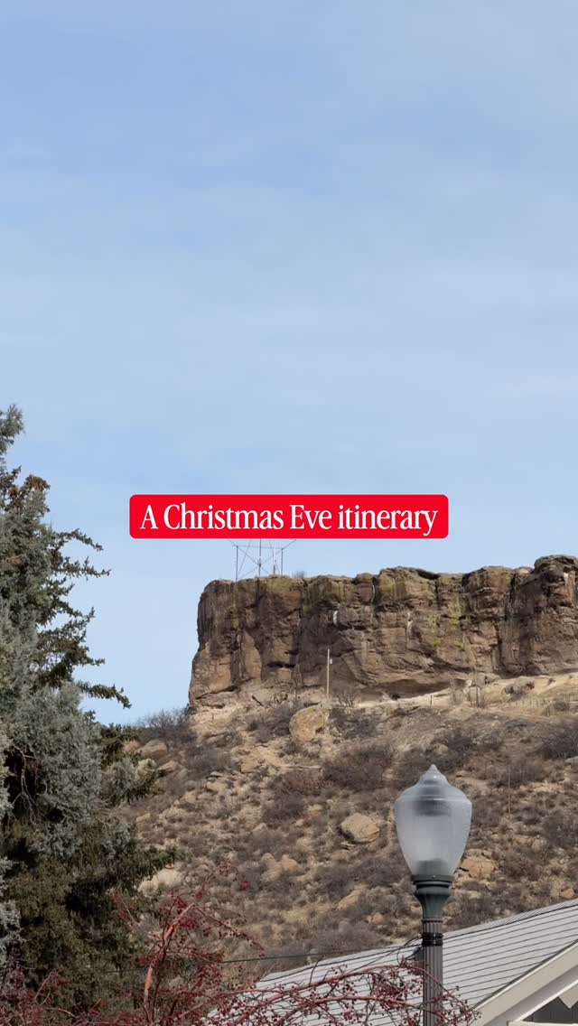 Need on more day to get into the Christmas spirit? ☕️ With a holiday coffee in hand and a beautiful little decor & furnishings shop, you’ll be sure to walk away singing “fa-la-la-la-la” 🎁 ❄️
☕️ @lostcoffee
🕯️ @sundayafternoonco
Both spots are open on Christmas Eve…pay the a visit to get into the spirit of the season! 🎅🏻
#castlerockcolorado #downtowncastlerock #crco #christmasincastlerock #shopcastlerock