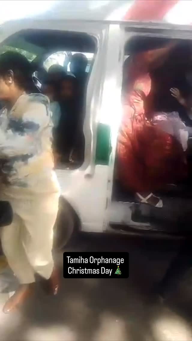 Last month we had the privilege of meeting the Tamiha Children living under the care of their kind guardian. Most are completely abandoned, birthdates and origins unknown, some families living not too far but totally incapable of caring for their child. All totally wonderful, full of warmth and love you couldn’t believe. Our incredible volunteers made HUGE donations, a water tank from Laurianne, water sanitation system, solar panels for power, bunk beds from Dr Jensen and so much more from the volunteers. And they are not alone, we left a donation for food and paid for a Christmas Day out for all the kids to have a day as special as they are. We’ll also be assisting with rent to give their guardian respite and rest as he battles late school fees, medical bills, food costs and more.
For now, they just needed a day just to be kids.
A huge thank you to our incredible volunteers and interns who spent their Christmas Day with Tamiha staff ensuring the kids were happy and well cared for.