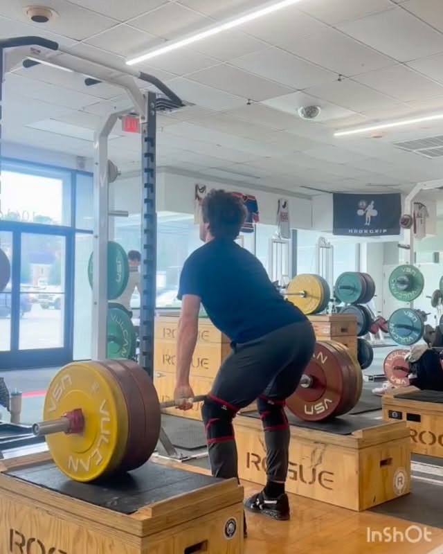 KEEP WORKING BOYS…Always awesome having the team (past and present) home for break…the competition between these men are electric!!! #Snatch #Clean #Jerk #Squat #Weightlifting
_________________________________
_________________________________
_________________________________
“Find your passion whatever it may be. Become it and it becomes you, and you will find great things.” — Bob Blanton ✅ CHECK US OUT ✅
www.totaltraininginc.com
_________________________________
_________________________________
👍 LIKE US ON FACEBOOK 👍
@totaltrainingincrva