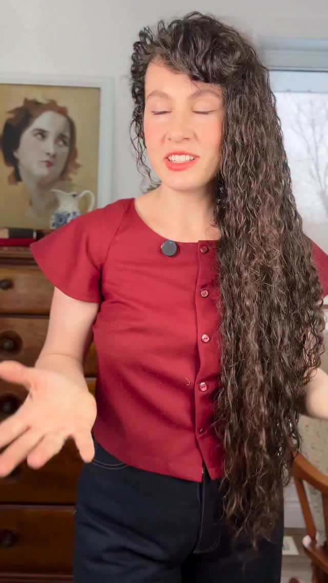 To learn more about my "enslaving" hair care routine that grew my hair to tailbone length, comment "SLAVE" 😜