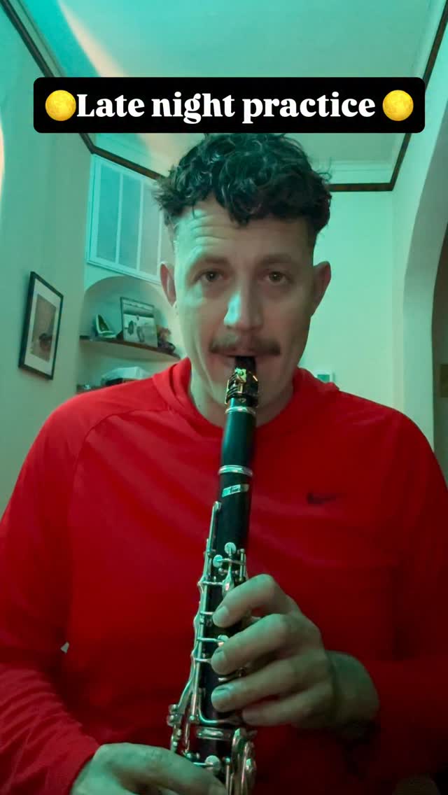 Alvin Batiste- Body and Soul
Late night practice
⭐️Join my Improvisation 101 Course⭐️
www.jazzclarinetacademy.com
#clarinet #saxophone #music #band #jazz @buffetcrampon @legerereeds @silversteinworks