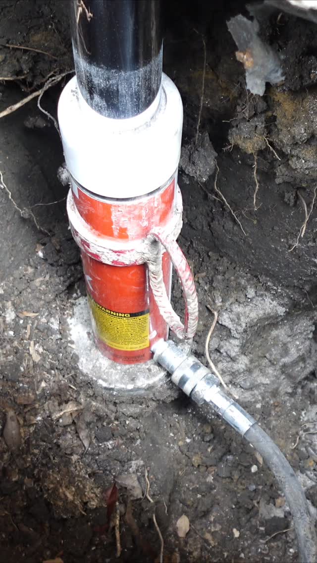 Concrete Stopped at 6,000 PSI. Steel Didn’t.
These concrete piers were installed by another company and only reached 6,000 PSI.
That’s not refusal. That’s why the house kept moving.
Our steel piers were driven to 9,000 PSI, until load-bearing soil stopped them.
That’s real support.
That’s permanent stabilization.
Concrete stops early.
Steel goes to strength.