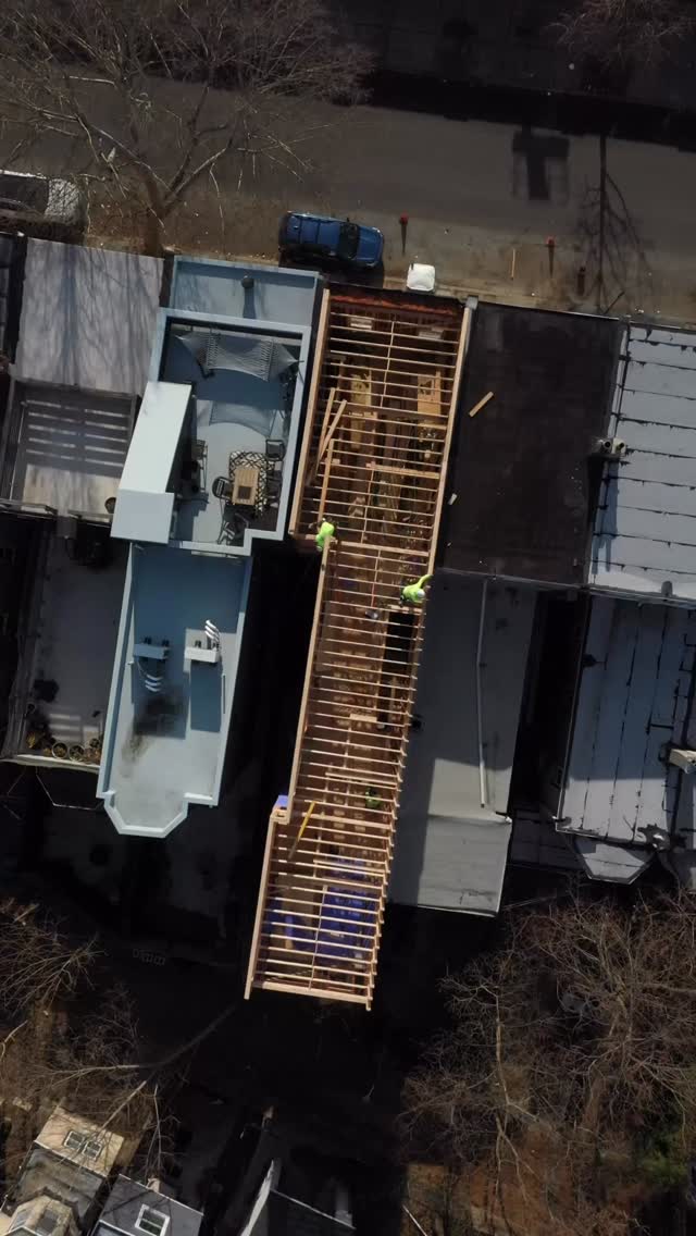 16 degrees outside by here at Lapstone we are still executing for our clients. This 3-unit condo conversion in Brewerytown is going to be something special. Phase 1 is wrapping up, and phase 2 has already begun. 🧱🏠🔨
📸: @brendensteiner.photography
#generalcontractor #lapstonellc #construction #addvalue #multifamily #realestatedevelopment #multifamilyinvestments #condoconversion #forsaledevelopment #brewerytownrealestate
#outofstateclients