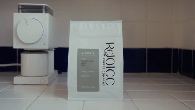 Pourover at home… but make it ASMR ☕️🤌📸 @anstone111