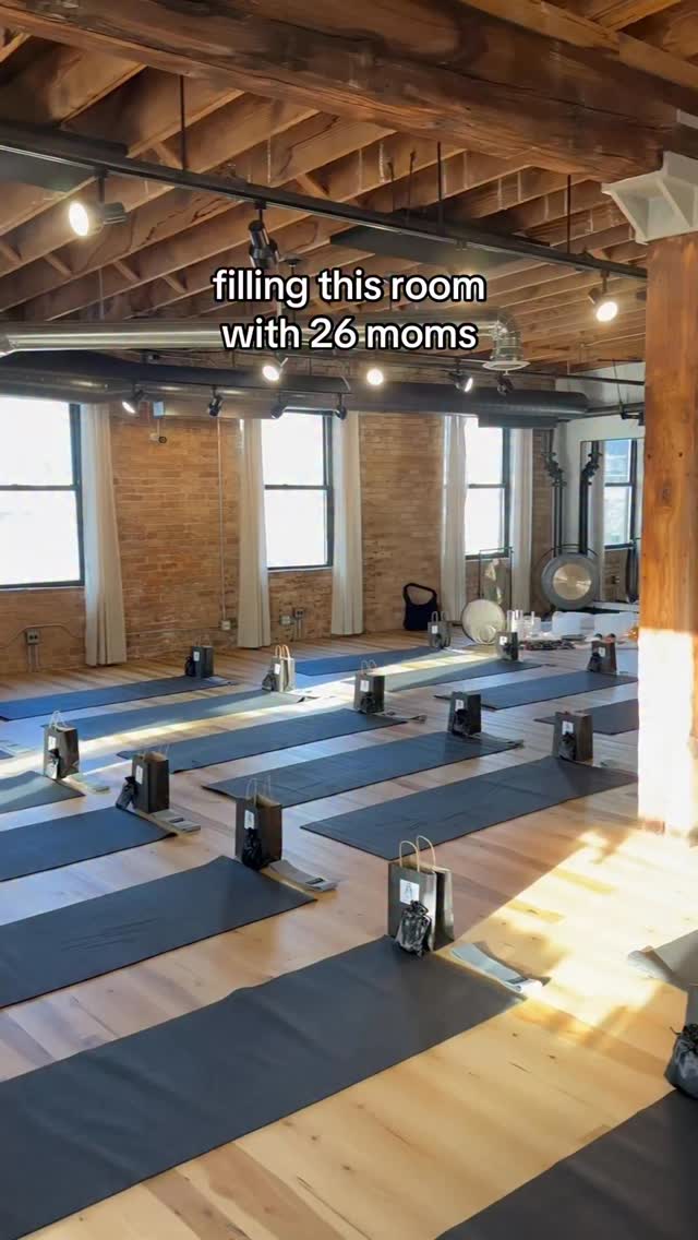 Our first Chicago mom wellness event (join us next time!) 💗 such a wonderful morning bringing the moms together for a little reset!
YogaSculpt with Toni from @ts_studios_fitness, Sound Bath with @soul_movement1, and a coffee break at the end. There were lots of treats & info in the gift bags too - thank you to Tara from @trustestateplanning!
We are so excited to plan more of these!!! All moms are welcome - fill out the form on our website if you’d like to join the next one! 💗