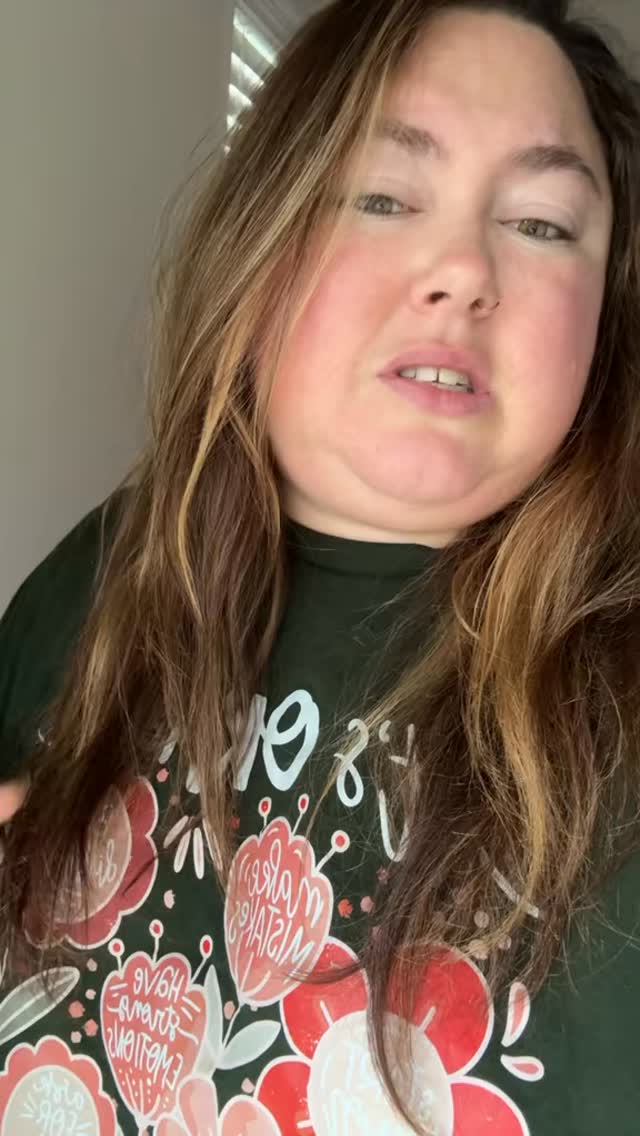 Whyyyyy is there a lagggg but WHATEVER because I couldn’t not share this hair magic @witchyscissors created! I literally showed her like five pictures and the way she absolutely somehow nailed it so perfectly with a combination of all five she really is magic! 🪄 she has me feeling like thatttt girl 💅🏽🥵✨ be prepared to be sick of me because I only have like 10 more transition videos to post 🤷🏽♀️👏🏻