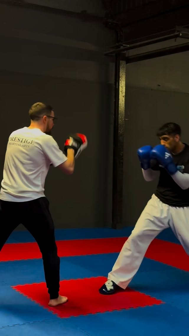 Kickboxing flow 🌊🥊
#kickboxing #martialarts #nottingham #fitness #boxing