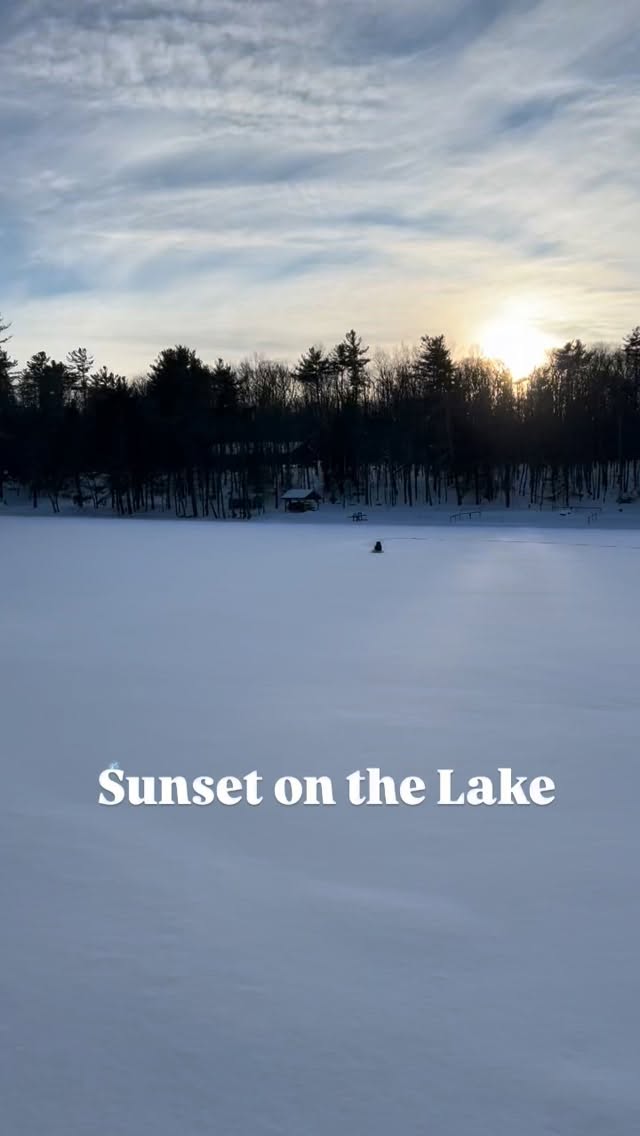Nothing like watching camp dog 🐕🦺Bonzli tear across the frozen snowy lake.
#sullivancatskills #getoutside #campdog #dogsofinstagram #winterwonderland
