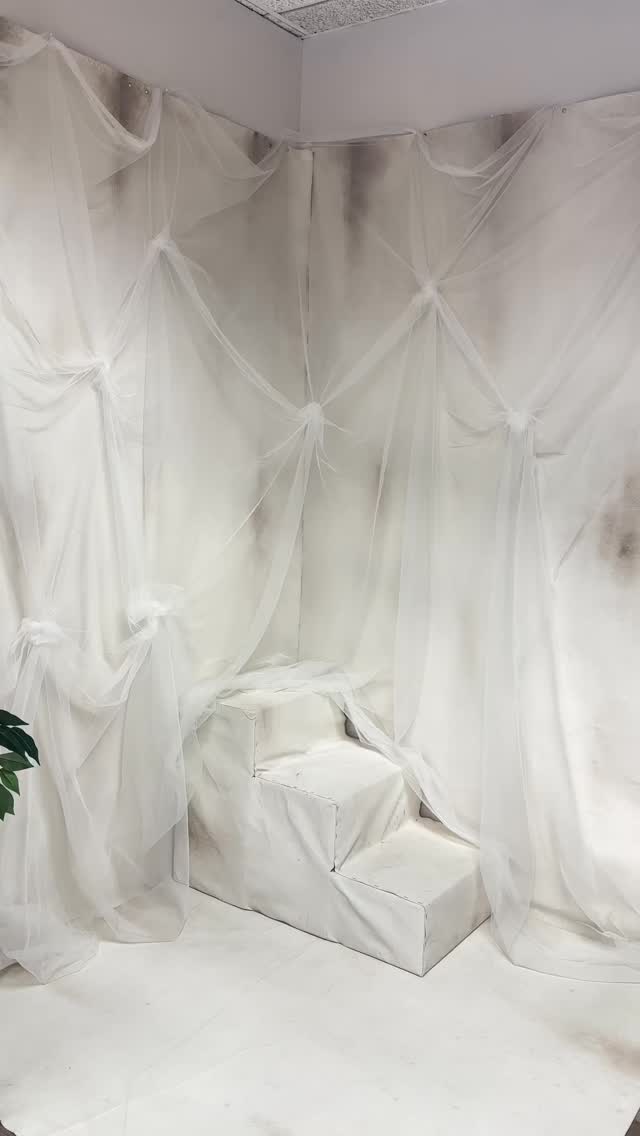 She had a vision… and I couldn’t stop thinking about it ?
Melani wanted soft baby’s breath “flowers” blooming on the wall for her maternity session, so I created this entire set by hand ?fresh baby’s breath, layered tulle, and a corner wall setup to turn her dream into reality.
This is why I love maternity photography.
It’s not just about taking a photo, it’s about building a moment that feels delicate, powerful, and timeless.
Would you like to try this custom floral wall for your next photo session?
#chicagomaternityphotographer
#FineArtMaternity #maternityphotoshoot