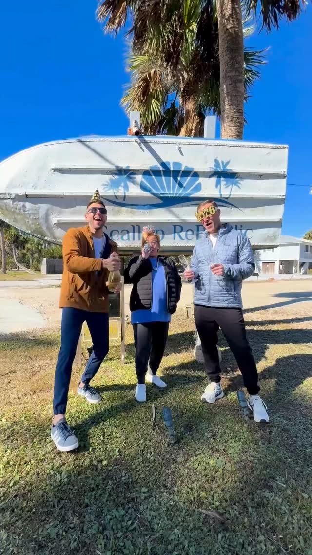 Previously on Scallop RePUBlic (NYE edition):
Champagne was opened.
Tylor lost all manners.
Kyle provided moral support (for chaos).
Peggy from Weber’s Donuts questioned her life choices.
Now that we’re at the end of January… we can confirm: nothing has changed.