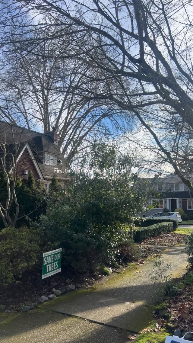 This home has been so loved over the past 60 years.
Just listed by @carmenrealestatebroker & @madysonarthur.homes / Windermere Eastlake
2 bed | 2 bath | 1740sqft | detached garage | $850K