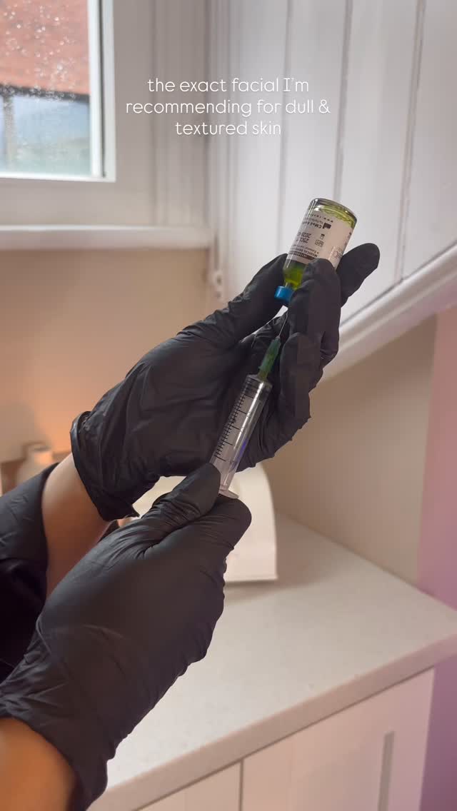 If you’re suffering with dull skin and uneven texture, the BioRePeel is for you 💫
A 35% TCA peel that combines resurfacing acids & amino acids to help exfoliate the skin, helping to brighten, smooth and reveal fresher and more rejuvenating skin after just one session
It also is amazing for treating acne & breakouts, hyperpigmentation, premature signs of aging and overall skin health 🤍
#biorepeel #skinclinicmanchester #skinclinicaltrincham #acneskincare #dullskin