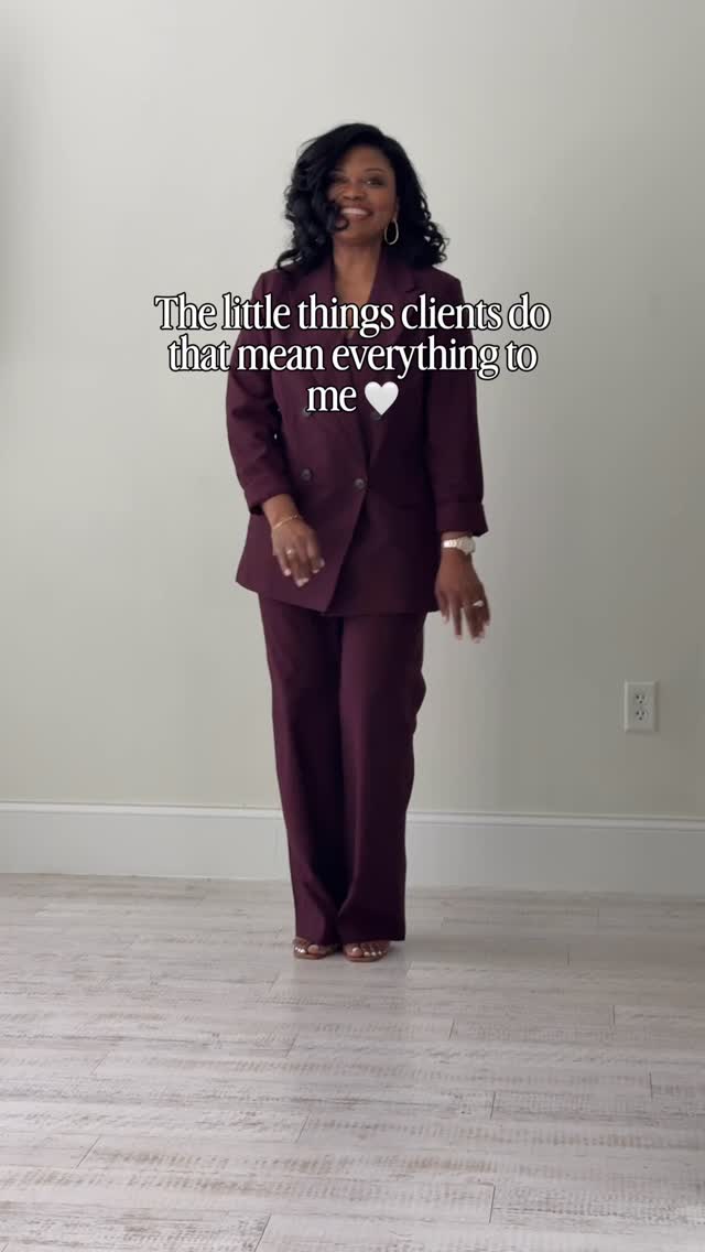 I get to work with the most amazing women entrepreneurs and founders.
And I say that all the time because I mean it every time.
Someone once told me that I’m only as good as my clients are.
I think about that often.
And when they do the little things like tag me in a post, send a referral, leave a five star review, come back to the studio or send me an email saying how much they love their photos….
It means more than they know.
Thank you. For trusting me with your brand. For showing up. For letting me be a small part of what you’re building.
Keep shining and I can’t wait to see you back in the studio.
Shawon
