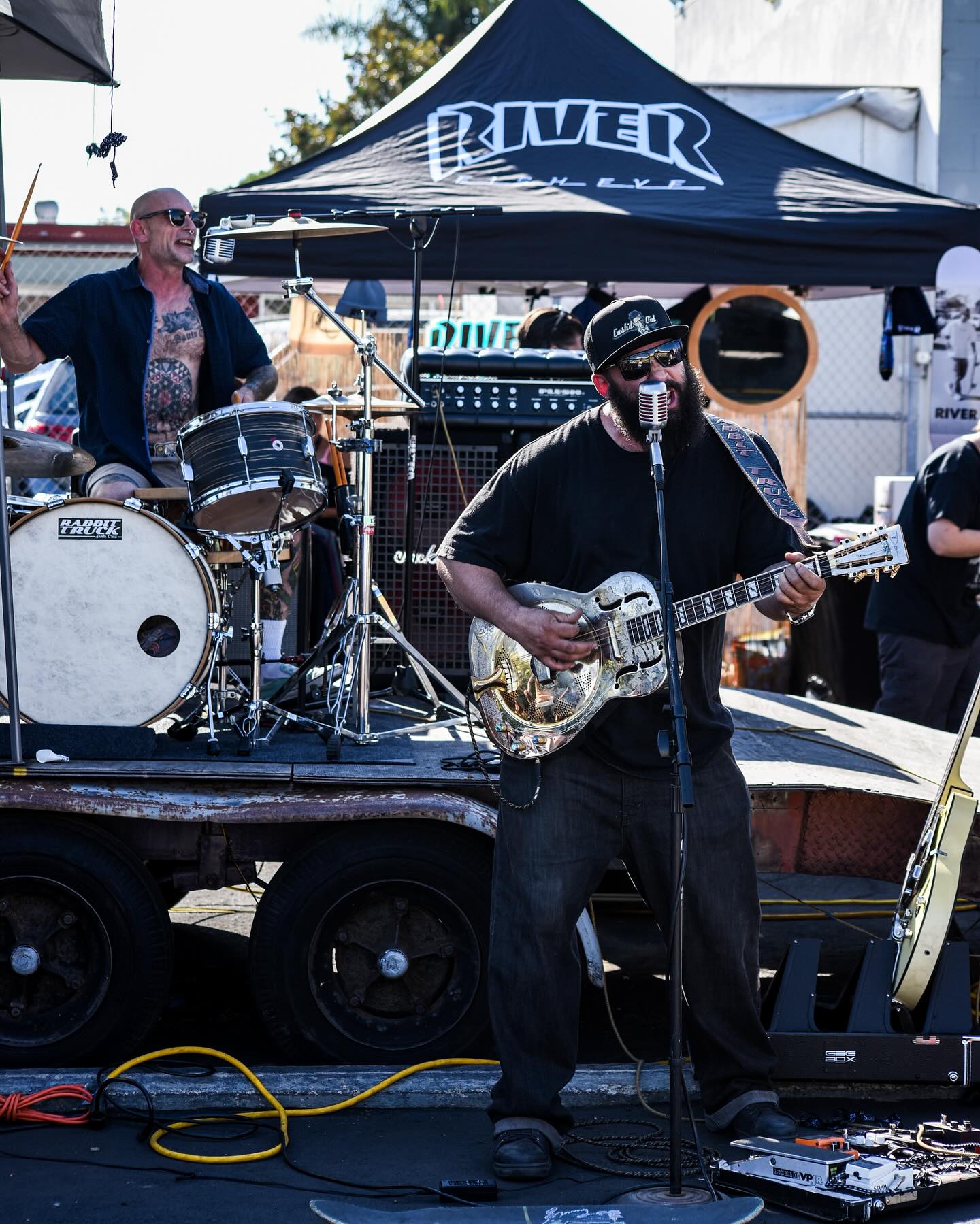 @rabbittruckofficial killed 🎙️🎸🎤🥁it once again! Thanks for everything you guys do for @river.birchall.foundation 🛹🥳We had a blast 💥 and can’t wait until next year!
📸 @sevboosinger
@billswheelsskateshop @thinklocalfirst_santacruz @christianzachariah @rabbittruckofficial @wordsgetstuckinmythroat
#santacruz #santacruzmusic #skatejam #riverbirchallfoundation #thinklocalfirst #skatecommunity #skatefamily