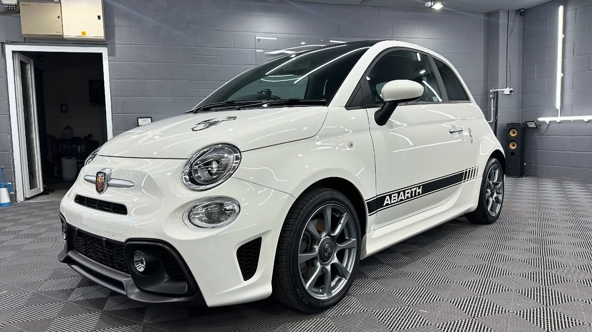 It’s safe to say I am very behind with my posts!
This awesome 595 Abarth was in with us last September for Paint correction and full @garage.therapy.channel ceramic coatings.
