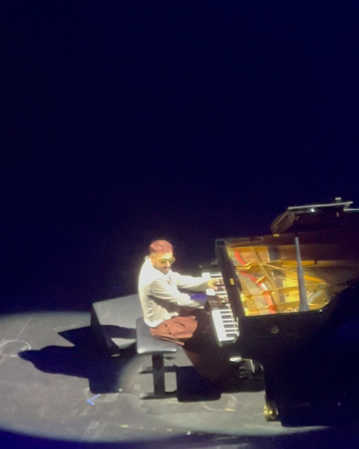 Union douce et intense. 
Un artiste, son public. 
Merci @sofianepamart pour ces très grands moments de voyage, de poésie et de partage !!
#union #sofianepamart #voyagemusical