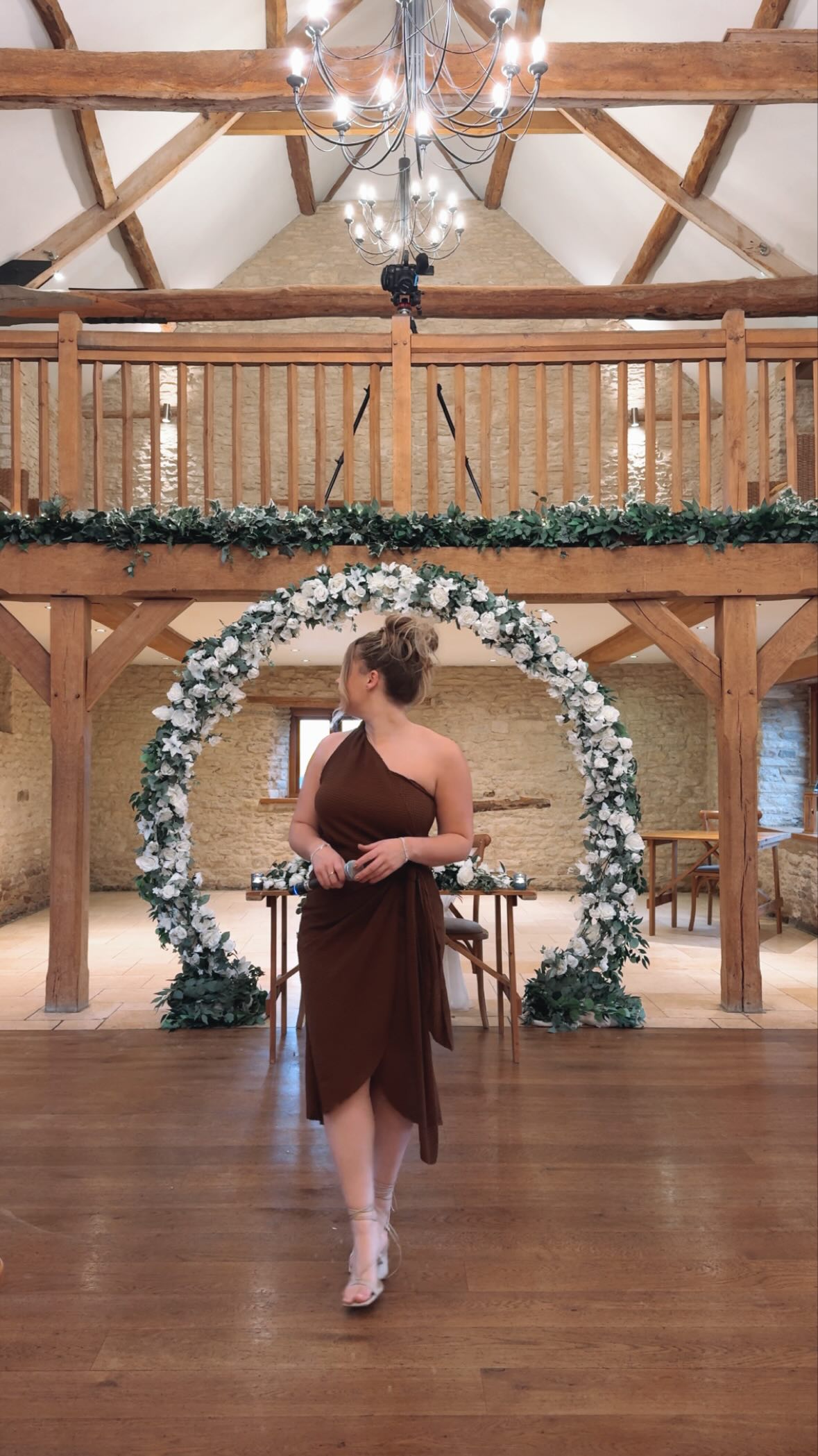 Falling like the stars ✨ 
I completely forgot about this song until my couple requested it! Now It’s firmly in my set list and I think it’s so pretty. 
@jamesarthur23 is one of my favourite voices ever! His lyrics and vocal abilities are incredible. Any James Arthur songs are always welcome here!
It was a pleasure to sing for Jodie & Ryan’s wedding ceremony! Such a lovely afternoon at Kingscote as always. 
📍 @kingscotebarn 
#weddingsinger #weddingsingeruk #welshsinger #weddingvenueuk #welshwedding #weddingvenue #weddingsupplier #weddingmusic #weddingentertainment