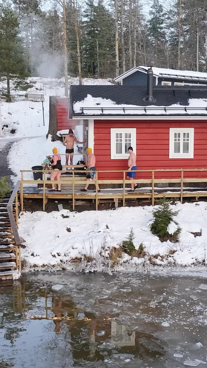 Sunnuntaipäivän tunnelmia Järvelästä ? Video by @anttipartanen 
#järvelä 
#visitlieto 
#visitturku❤️ 
#visitturku 
#avanto 
#avantouinti 
#kylmäuinti 
#sauna 
#visitfinland