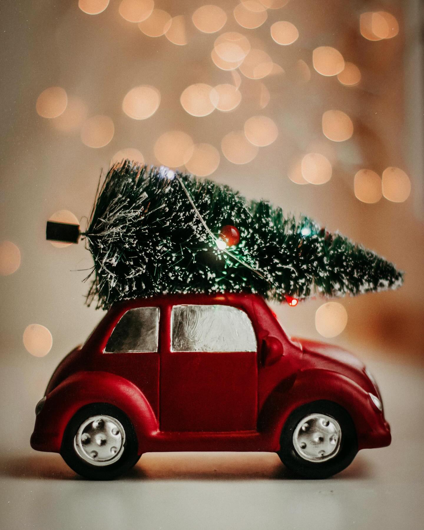 🎄 December Updates from Evolve Psychiatry and Wellness 🌟
As 2024 winds down, we’re here to help you finish the year feeling supported and empowered. Our December Newsletter is out, featuring:
✨ Holiday Mental Health Tips – Stay grounded during the busy season.
✨ Special Focus on Binge Eating Disorders – Get the care you need to build a healthier relationship with food.
✨ End-of-Year Reminders – Don’t miss out on using your 2024 insurance benefits!
Click the link in our bio to read the full newsletter and learn more about how we can support you or your loved ones this holiday season. 💛
📞 Contact us: (312) 574-3114
🌐 Visit us: evolvepsychservices.com
Your mental health matters—this season and every season. 🎁
#MentalHealthMatters #BingeEatingDisorder #HolidayWellness #EndTheStigma #EvolvePsychiatry