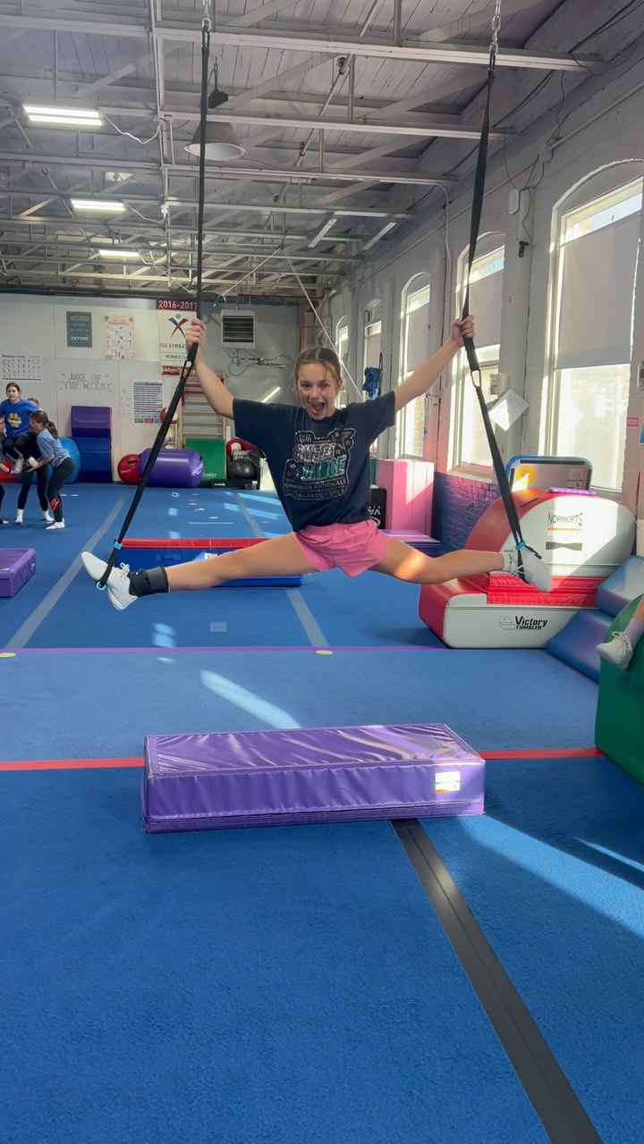 Fun at OPEN GYM! #tumble #tumbling #justtumblect #cheerleading #cheer #tumblers #gymnastics #backhandspring #roundoffbackhandspring #floorwork #fitness #kidsfitness