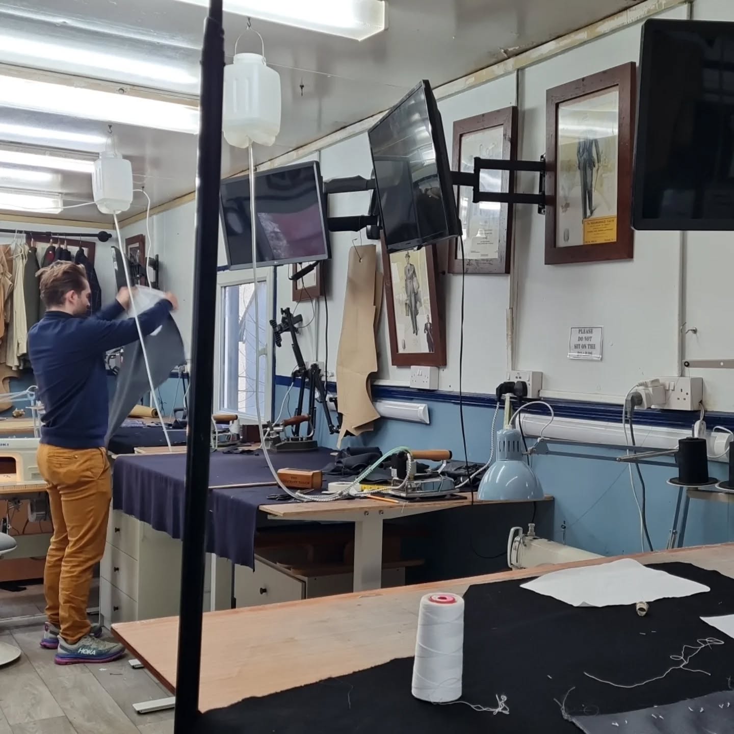 Fin joins us from Edinburgh for a two week intensive trouser making course. His journey to us marks the end of 2024. This year alone The Handcraft Tailor Academy has helped over 20 students from across the world achieve their dreams of learning the skills and secrets of Savile Row tailoring.
If you would like to join us in 2025, check out www.handcrafttailoracademy.com
#education #learning #school #motivation #students #student #knowledge #college #learn #inspiration #art #teachersofinstagram #training #life #studyabroad #educationmatters #career #educational #tailormade #tailored #tailor #tailoring #tailor #handmade #handstitch #handcraft #distancelearning #onlinelearning #studentlife