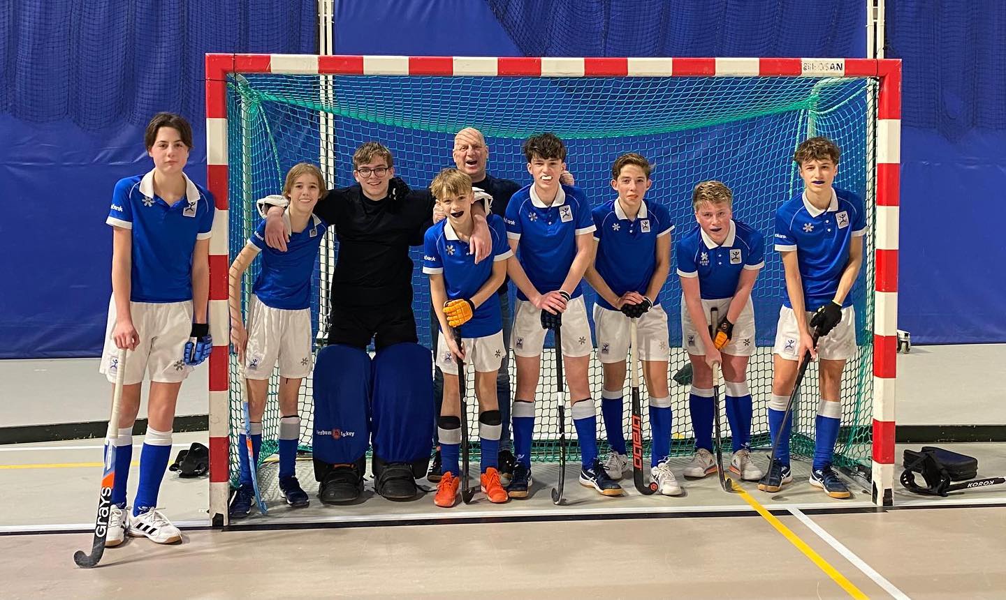 De zaal jongens O14-2 werd gisteren in Eindhoven kampioen??. Gefeliciteerd mannen en begeleiding ??
