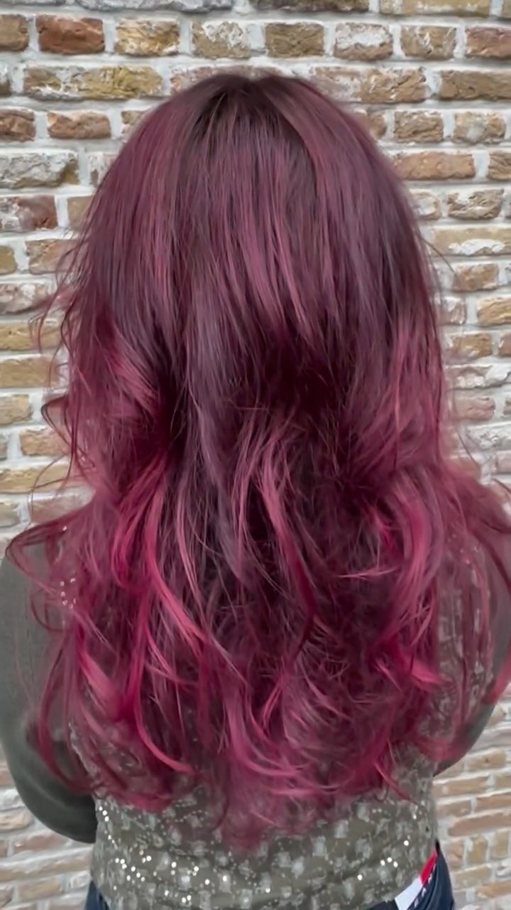Fire?bordeaux haircolor.❤️??✨
Klaar voor de kerst ?
haircolorist #apparance #ettenleur #brabant #kapsels #kapper #kapsalon #hairstyles #kappers #hairstylist #kapsel #kapster #knippen #hair #hairstyle #haar #hairdresser #beauty #haircolor #haircut #kappersproducten #kappersgroothandel #apparance #highlights #ettenleur #barbershop #haartrends #rotterdam #barberlife #balayage #barbers #hairsalon #haarkleur