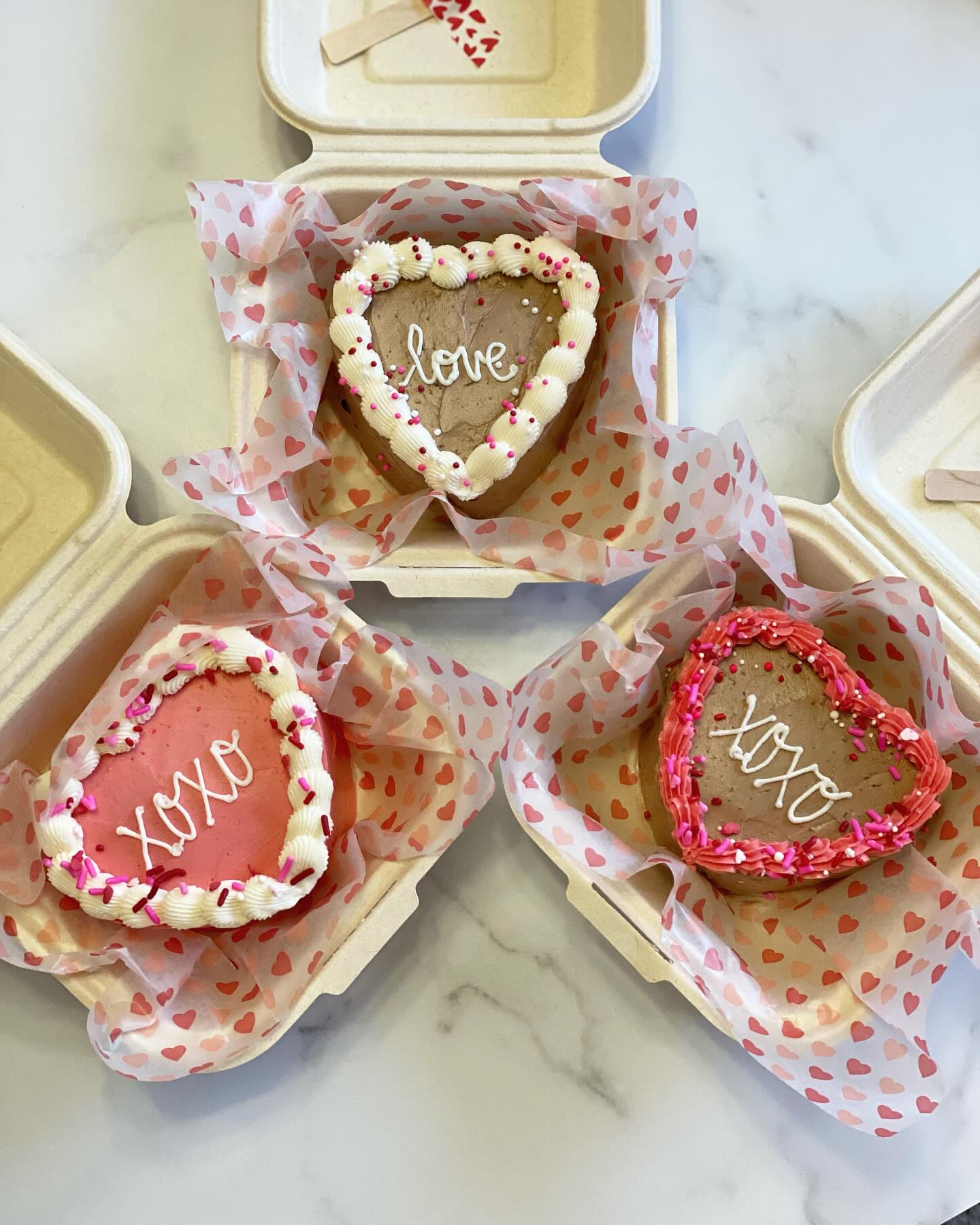 Valentine’s Day mini cakes ❣️
♥️ 4 inch mini cakes : $20
♥️ Flavors: Chocolate or Vanilla
♥️ Date: Friday 2/14 (pickup only)
💌 Order now by emailing ashlynssweetrevenge@yahoo.com 💌