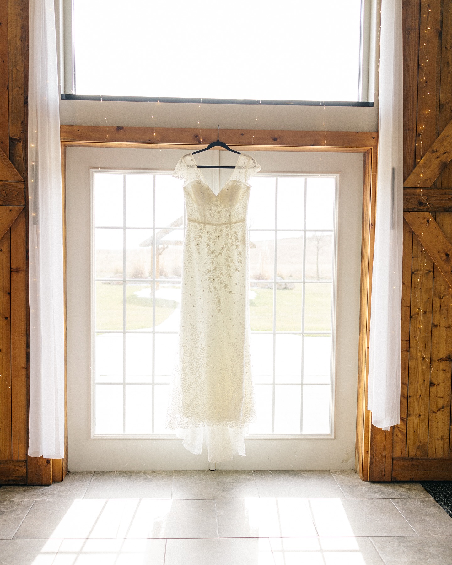 What should be on your 2025 wedding planning checklist?
We’re kicking off a new series to help you tackle the essentials and feel totally prepared for your big day. Stay tuned for tips, timelines, and everything you need to check off your list with confidence!
✉️ loftedviewevents@gmail.com
🌐 www.loftedviewevents.com
📍Bronson, IA…Sioux City, IA
Photography by @aallmonproductions
#wedding #weddingdress #weddingtheme #venue #hostedparty #photography #bride #bridetobe #dreamwedding #iowa #iowaphotographer #weddingvenue