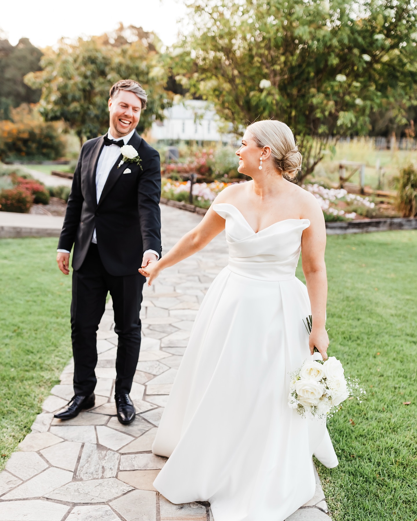 SOPHIE + MATT
It started with a bang and literally ended with a bang.
šø @stories.with.mel
š„ @sarbostudio
š @circa1876
š¤ @marriedbyadam
š· @flowers_biancanieske
šø @goldenhoureventsau