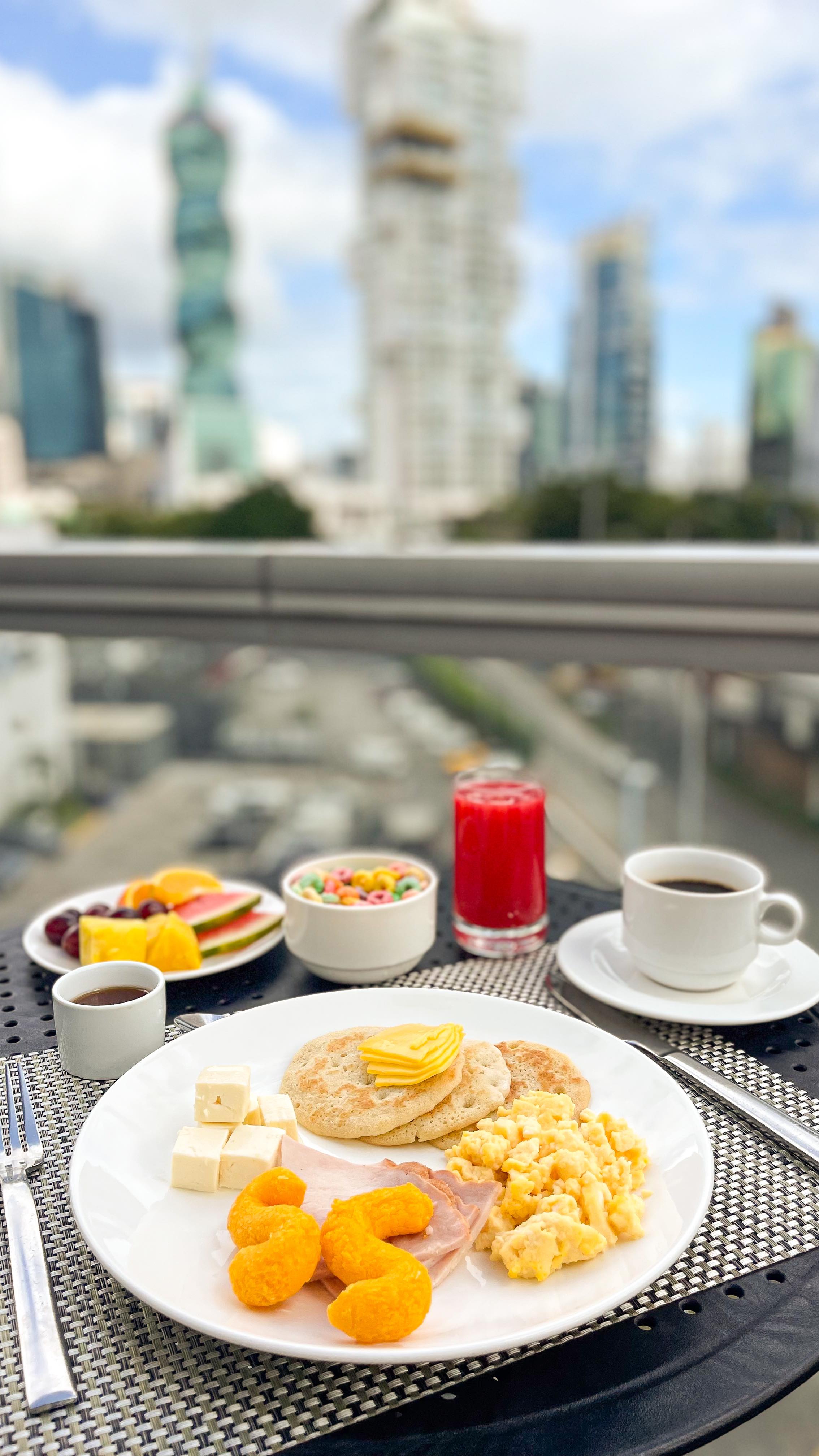 ✨En el Hotel Las Américas Golden Tower, cada detalle está pensado para que vivas una experiencia inolvidable en una de las ciudades más vibrantes de América Latina. ¡Reserva Ya!
@lasamericashotels
#travel #descanso #trip #panama #vacationmode #travels #panamahotels #turismo #hotel