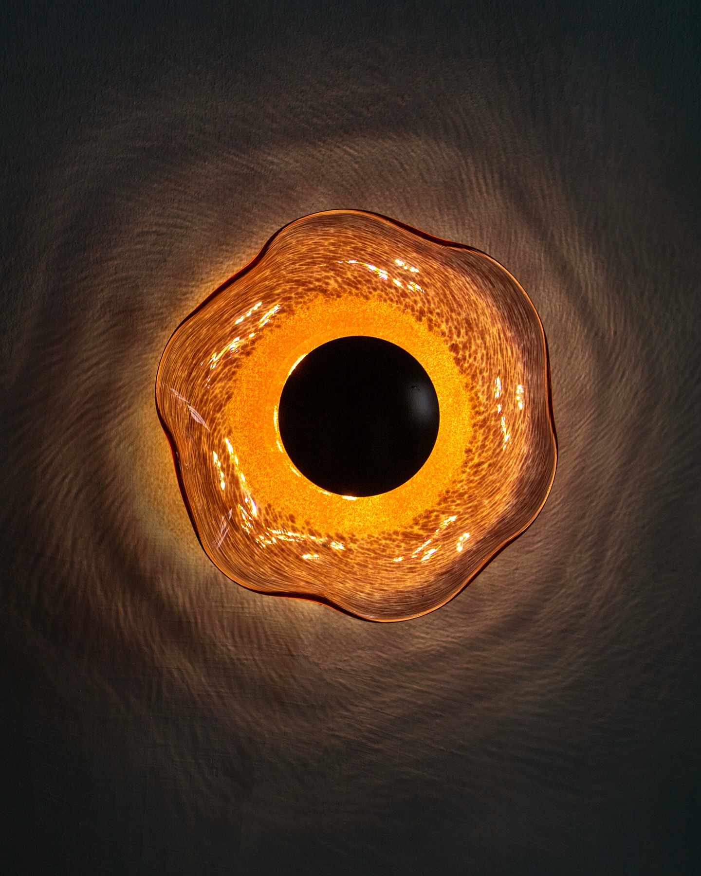 Introducing the Nova Wall Lamp💥 – where celestial elegance meets radiant design. With its luminous glow and intricate light play on the wall, Nova transforms any space into a cosmic masterpiece. Let a new star shine in your home! ✨ 
>> maiizen.com