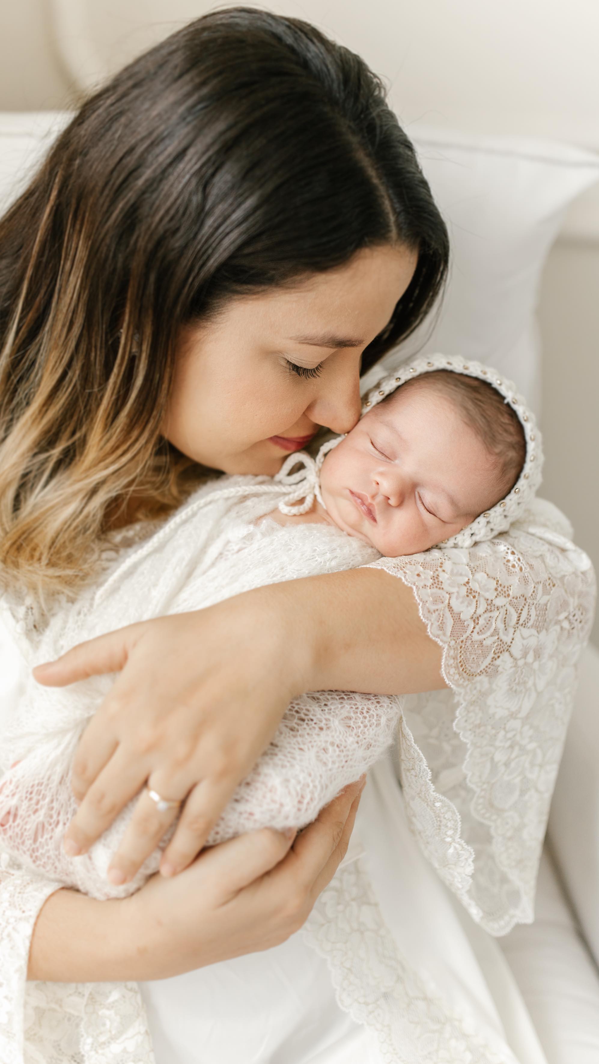 O tempo passa rápido, mas as fotos são para sempre 💛
Para Ensaios de Bebê entre em contato através do link na bio 📩
#ensaionewborn #newborn #newbornsalvador #fotografianewborn #gestantesalvador