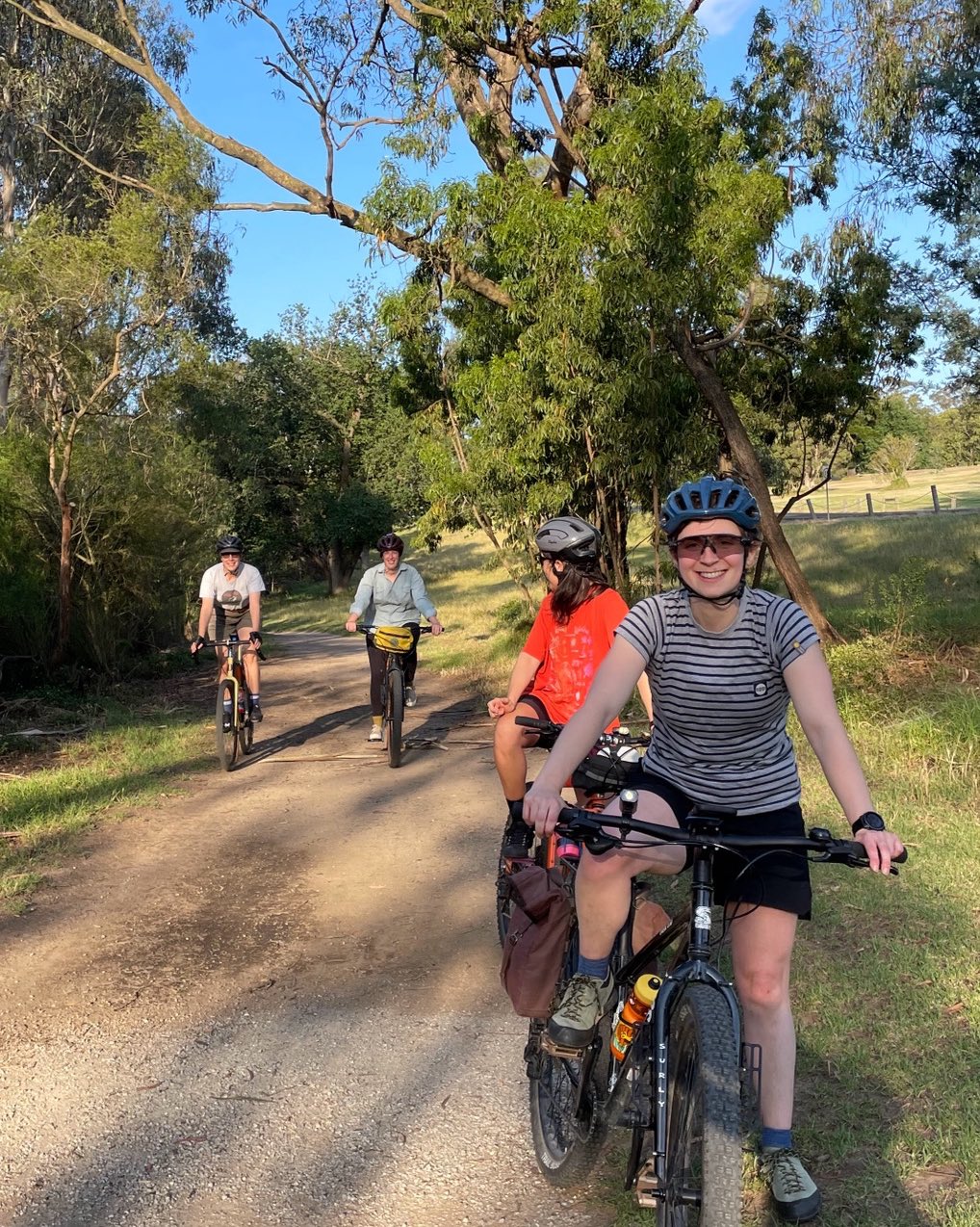Autumn has well and truly set in, and daylight savings is coming to an end 🍂🍁 Join us as we soak up the last of the sunset rays together tomorrow, Thursday ❤️🔥 6:15 at Darling Gardens rotunda, all skill levels welcome! Bring lights and a lock 🔐