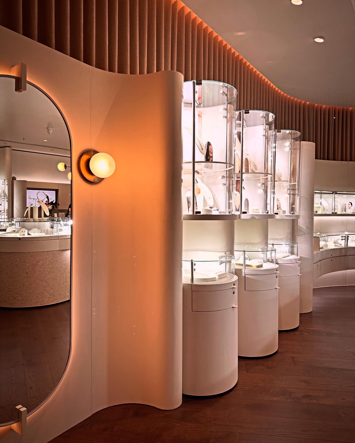 Opening the new @francescajewellery flagship store in Hobart last night, where it all began! With @hannah.vasicek @rachelvasicek @nicholaselliottbuilding #hobart #tasmania #retaildesign #tasmanianbusiness #retailfitout #jewellerystore #jewellerystoredesign