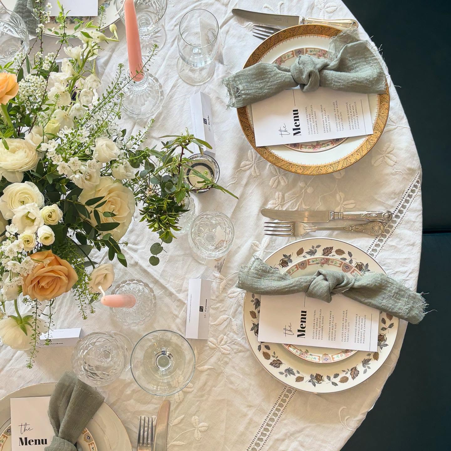 FINISHING TOUCHES // Setting the tone of your wedding breakfast is all about the details. We love how our stationery compliments the venue, styling and florals.
Venue: @estreetbarandgrill
Tablewear + linen: @carter_and_olive
Florals: @blushed_blooms
#weddingstationery #stationerydesigner #weddingmenus #placesettings #weddingtablesetting #tablenumbers #iamcwdesign
