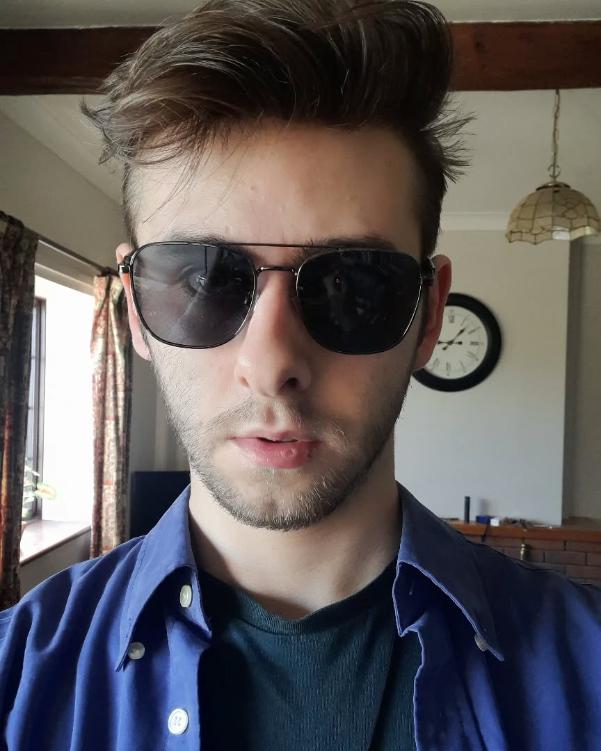 Guys there's a really bright ball in the sky and it hurts to look at it I'm scared