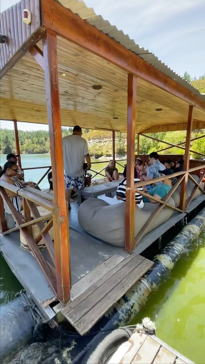 Grab your sunnies and join us on the deck!🕶️
Our barge trip is the best way to see the Elgin River🛶
Book your weekend away today - link in bio🔗
#ElginRiverLodge #Weekend #Getaway