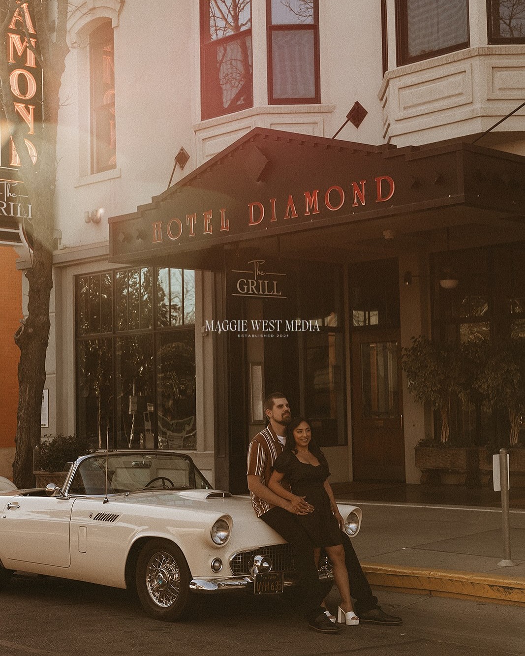 A stunning location, the perfect ambiance, a radiant couple & gorgeous photos from @maggiewestmedia
#hoteldiamond #thegrill #downtownchico #romantichotel #besthotelinchico #chicoca