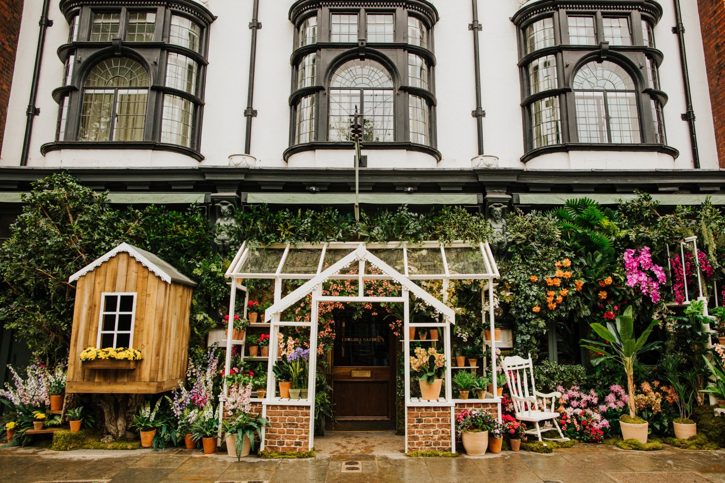 Inspired by the Great British garden.
It was a pleasure to produce the scenic elements of this garden facade for @ivychelsgarden for our amazingly talented green-fingered friends at @earlyhourltd
In collaboration with @earlyhourltd the design included a greenhouse, treehouse, spiral staircase, window boxes, plant pots, trees, climbing plants, and thousands of popular garden flowers.
Photos @binkynixon
#ScenicFabrication #CreativeBuilds #SetDesign #FloralFacade #BuiltNotBought #GardenDesign #BehindTheScenes #InstallationArt