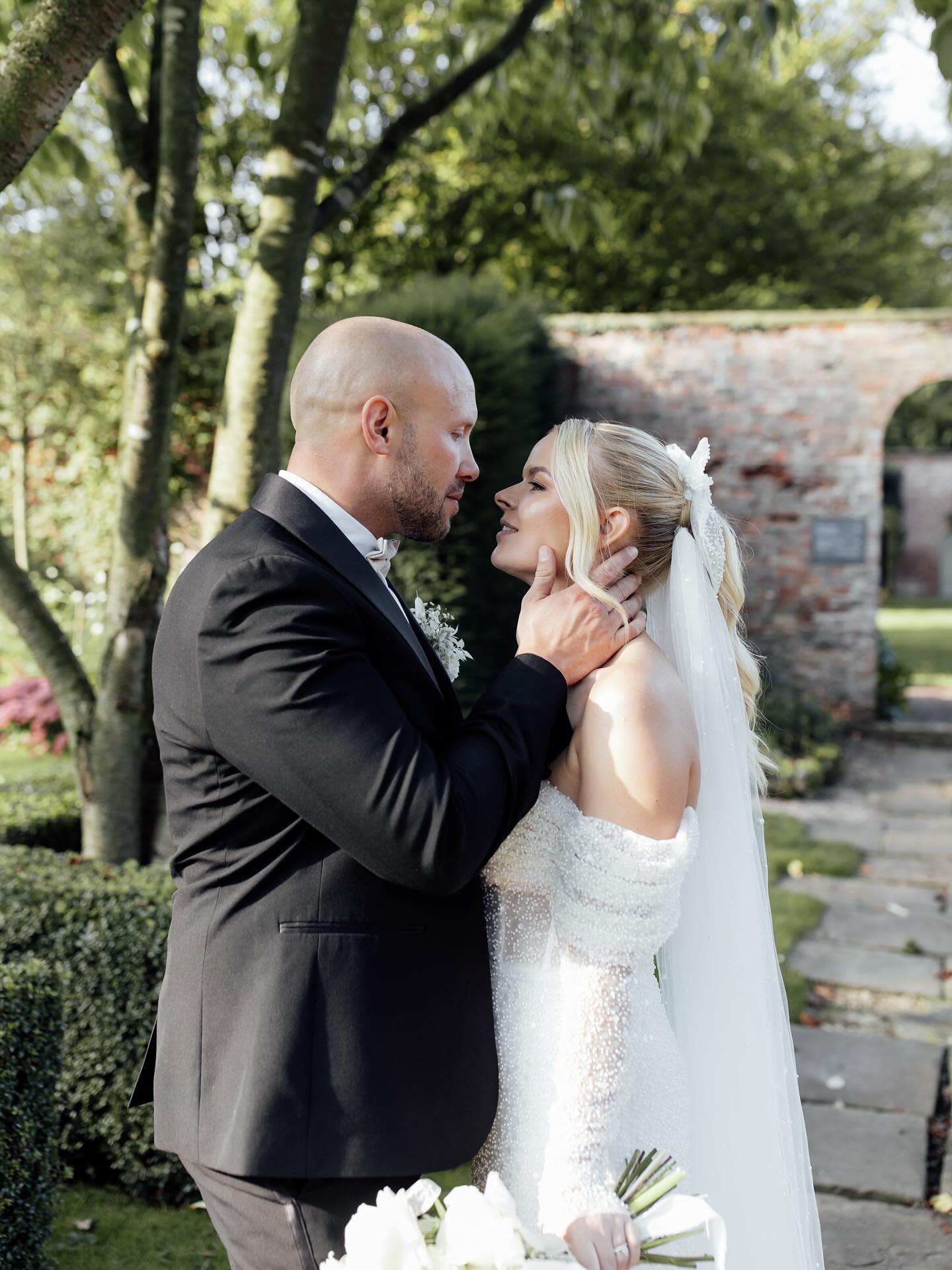 Warming evenings are back ✨ and how I adore them!
Inquire now to check availability for 2026/27 💌 Limited availability
Venue: @saltmarshehall
Florist: @blushandbloomeventstyling
Accessories: @jadebreannebridal
Hair: @lisa_holmes_hair
MUA: @sarah_plews_mua
Videographer: @wheelandspoke
Dress: @chloejanebridalwear
Second shooter: @matthew_bebbington_photography
Singer: @amaramusicuk_
-
www.oliviaamyphotography.com
-
-
#yorkphotographer #yorkphotography #ukphotographer #wedding #weddingphotographer #weddingphotography #blacktie #ukweddingphotographer #yorkweddingphotographer #yorkshireweddingvenue #yorkshireweddingphotographer #ukweddingphotography #luxuryweddingphotographer